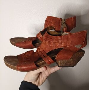 Miz Mooz Woven Women's Brown Leather Sandals Quilted